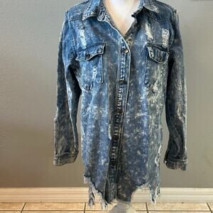 Almost Famous Acid Wash Distressed Longline Denim Jacket Women’s Large￼